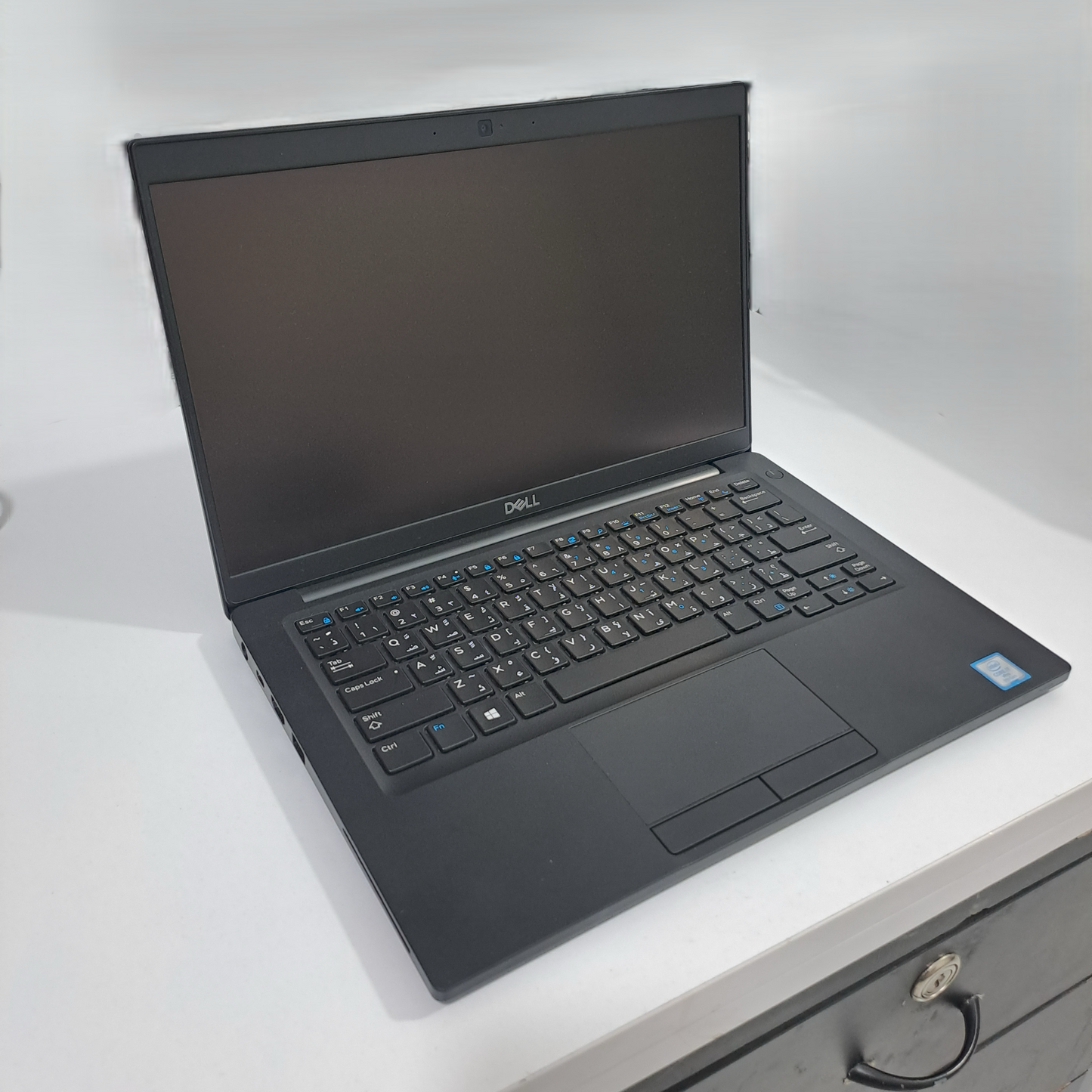 Dell Latitude 7390 Intel Core i7 vPro (8th Gen) 16GB RAM – 256GB SSD